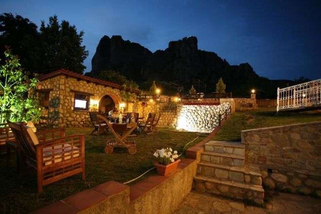 Epavlis-Meteora-Suites-Hotel.jpg