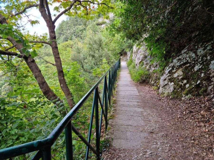 The Zeus’s Baths trail is on a concrete path